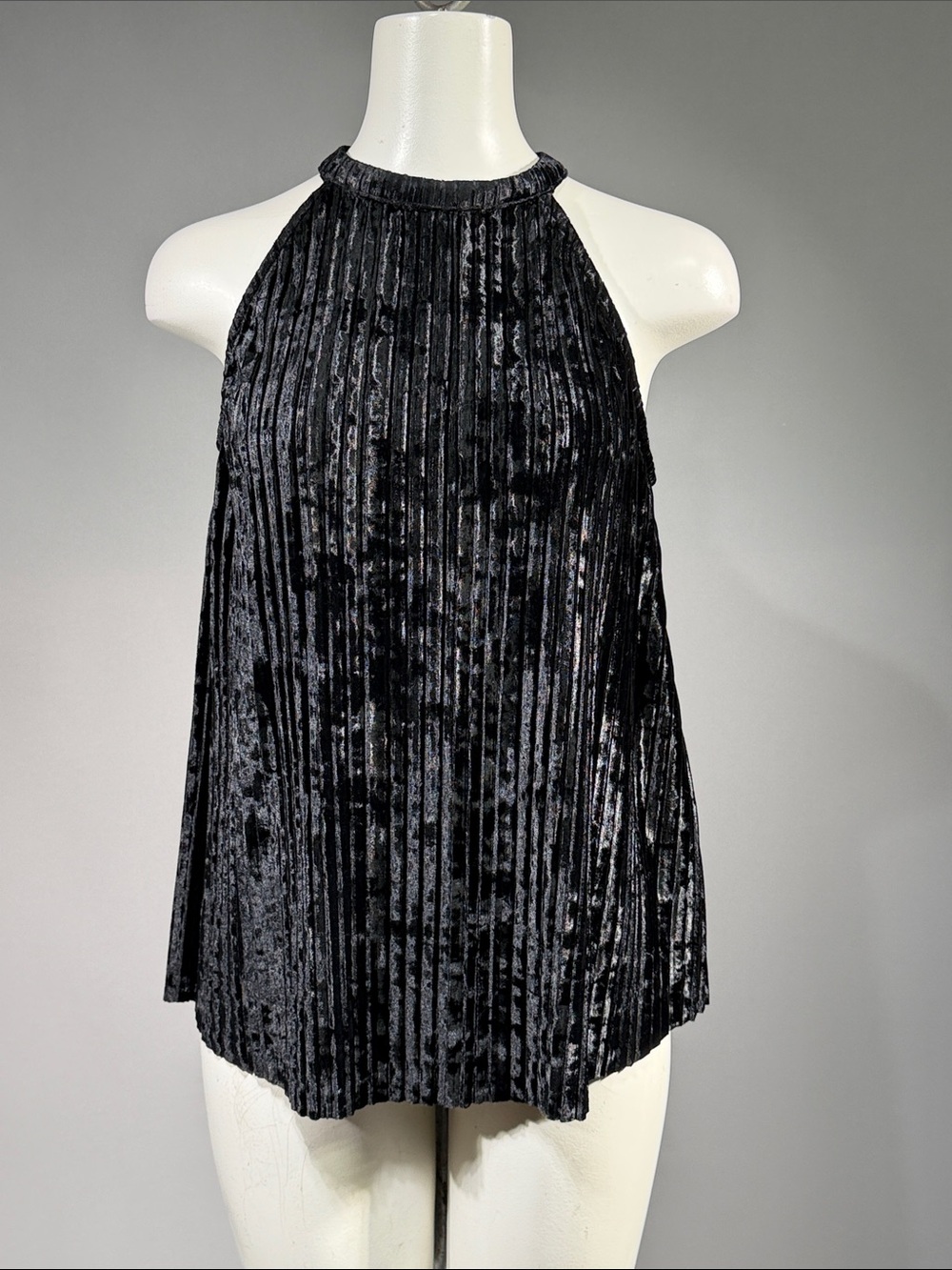 Black Velvet Pleated Halter Top (rack5)